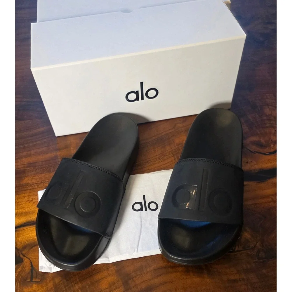 ALO YOGA THE IT SLIDE ATHELEISURE UNISEX NIB DUST BAG COASTAL BEACH